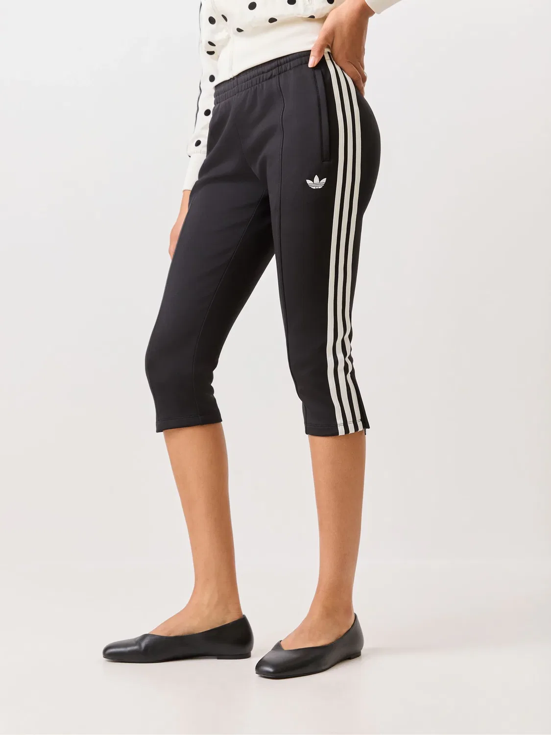 Брюки спортивные капри с лампасами, Superstar, adidas Originals, черный