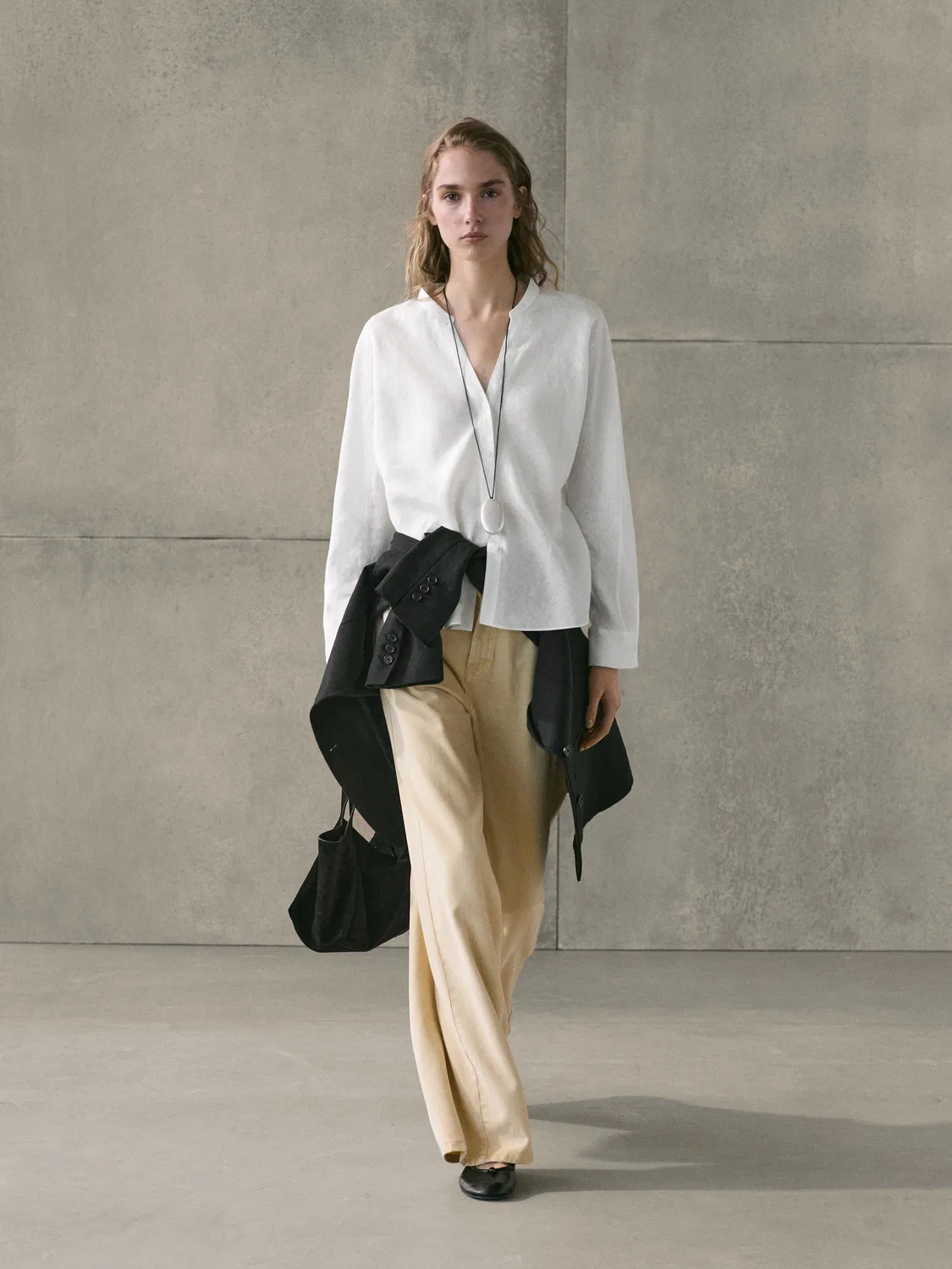 Рубашка со стоячим воротником из 100% льна Massimo Dutti, белый