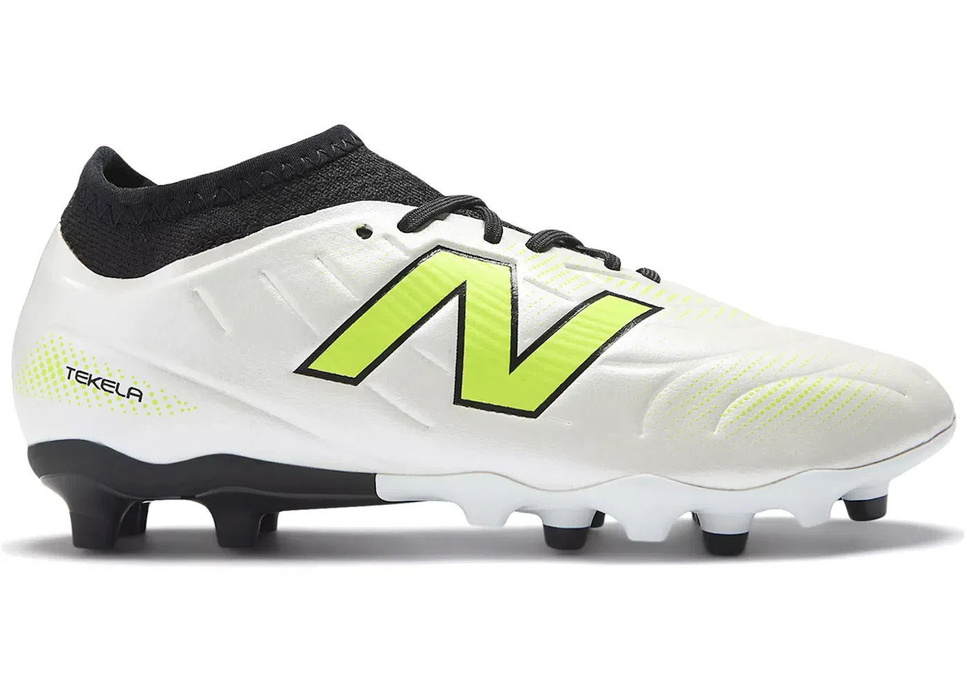 Детские бутсы New Balance Tekela Team Low FG, White/Black/Lime Light
