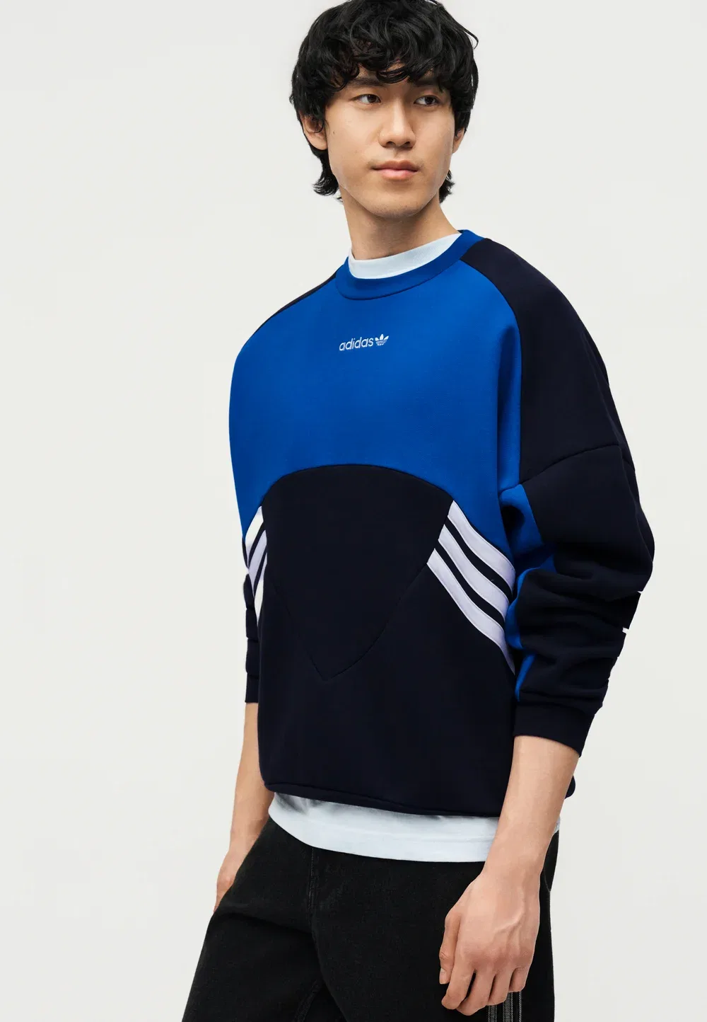 Мюнхенская толстовка унисекс Adidas Originals, Black/Team Royal Blue — фото 4