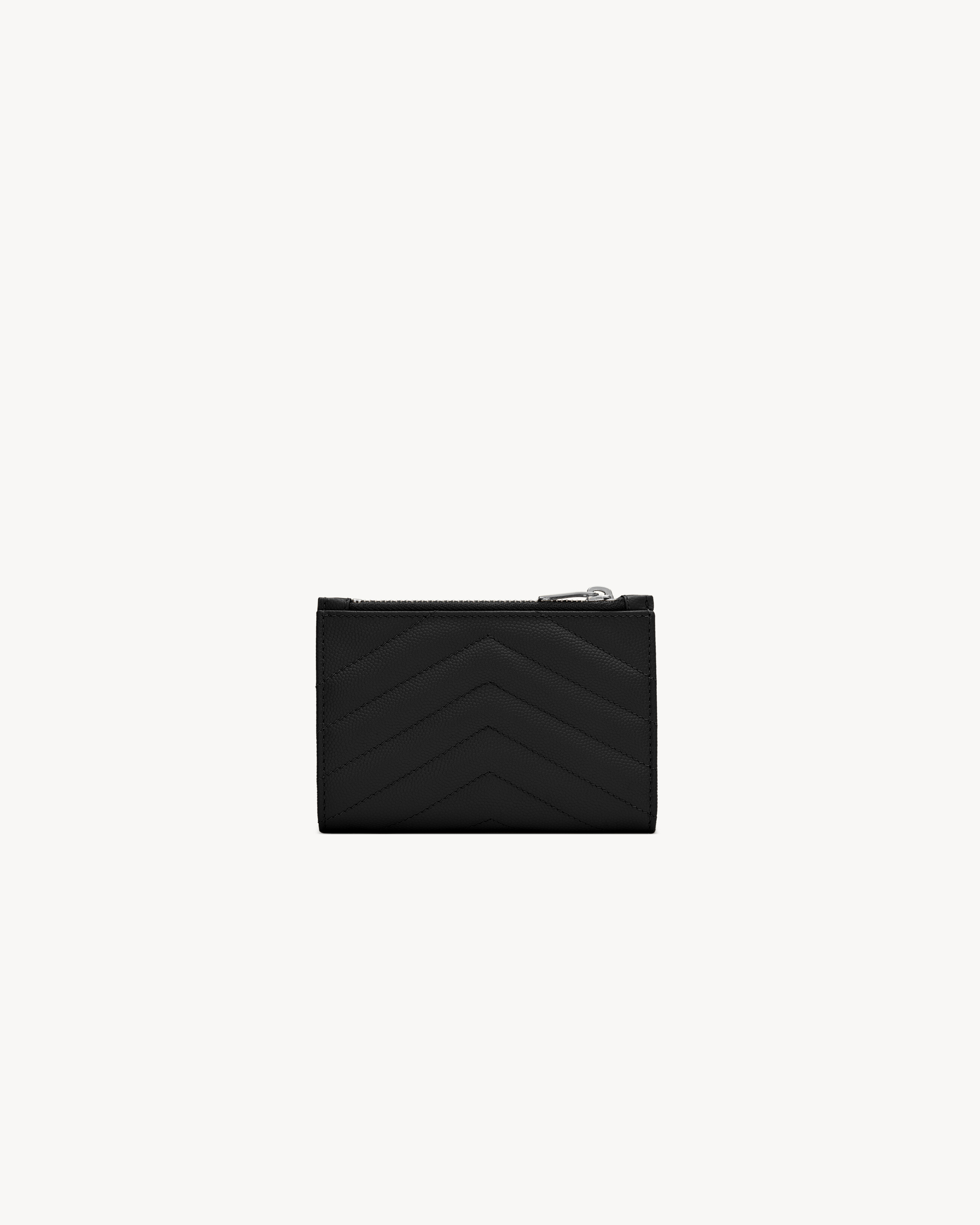 Сложенный кошелек CASSANDRE MATELASSE Fragments из кожи grain de poudre Saint Laurent, черный — фото 2