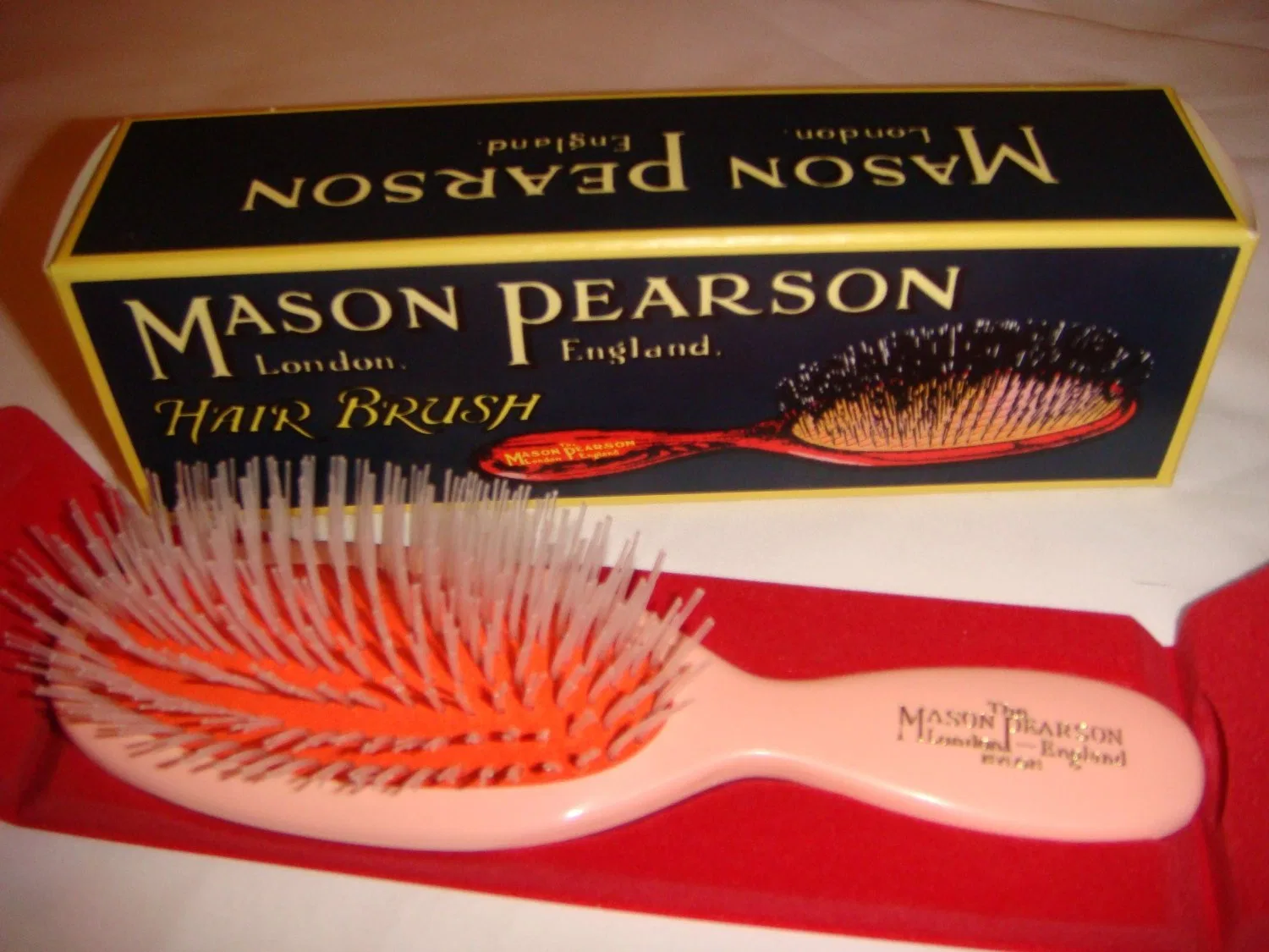 Нейлоновая карманная щетка для волос «N4» от Mason Pearson Mason Pearson, Pink