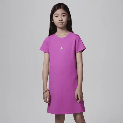 

Футболка Jordan Brooklyn Essentials, цвет Fire Pink