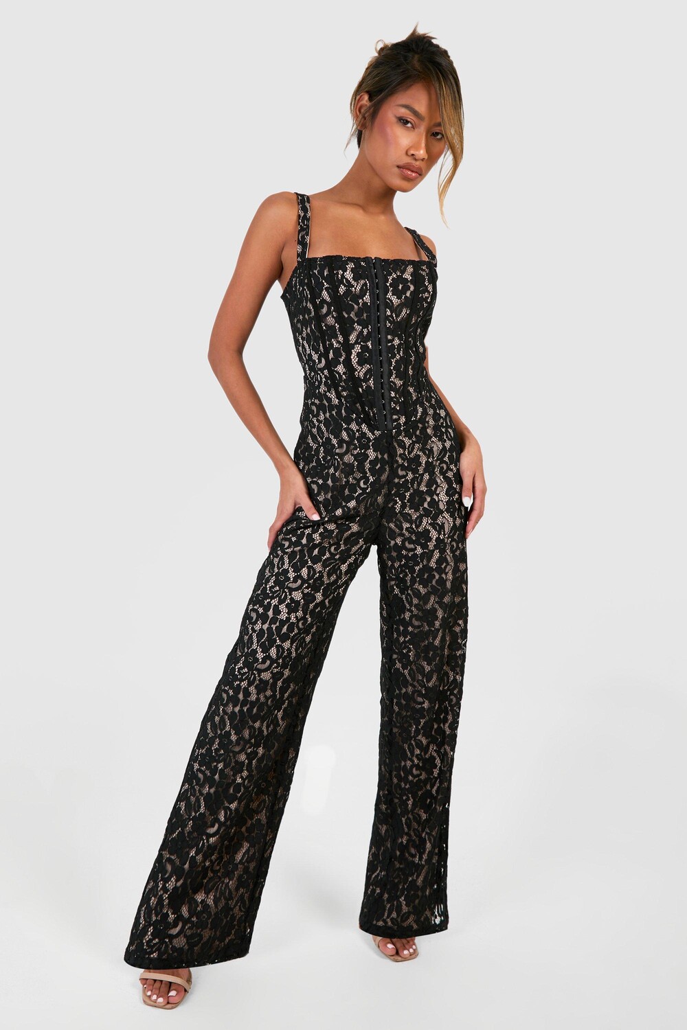 

Комбинезон с кружевным корсетом boohoo, черный