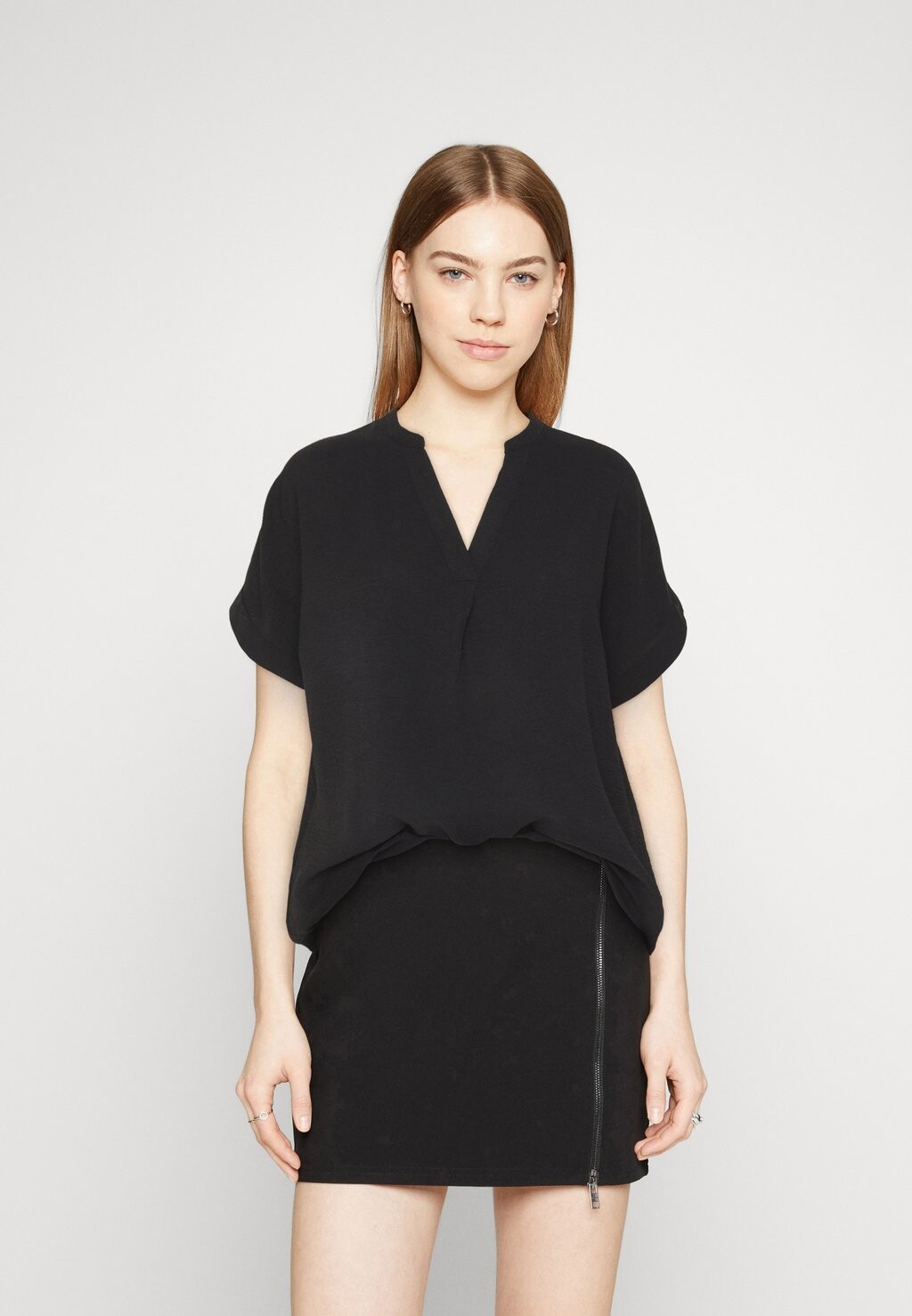 

Блузка Vero Moda, черный