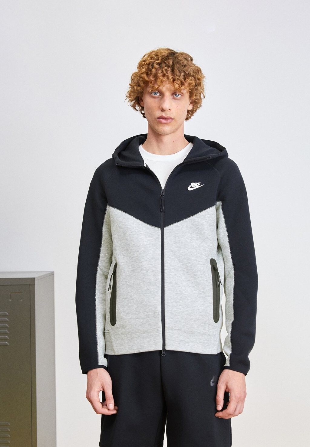 

Толстовка на молнии ХУДИ Nike, темно-серый вереск/черный/белый