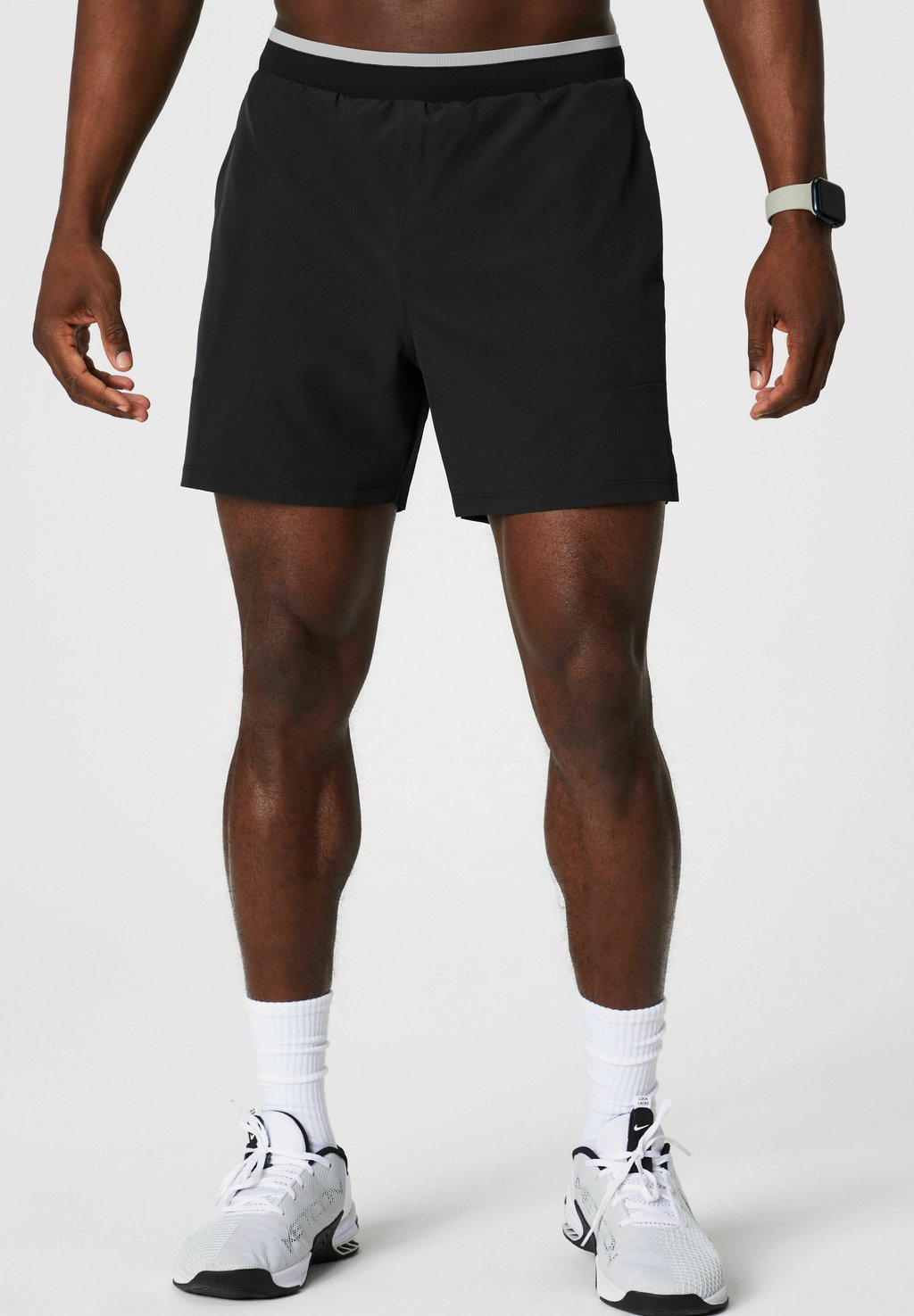

Спортивные шорты THE FUNDAMENTAL Fabletics, черный
