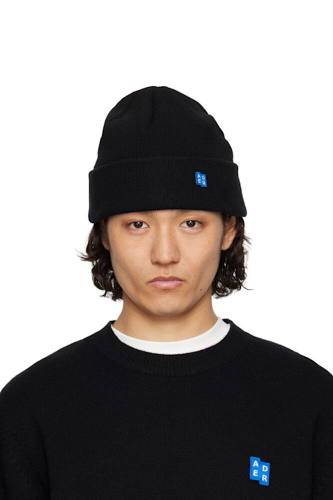 

Черный знак, TRS Tag Beanie ADER error