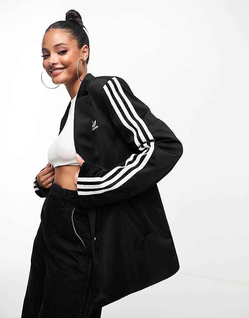 

Черный пиджак с тремя полосками adidas Originals