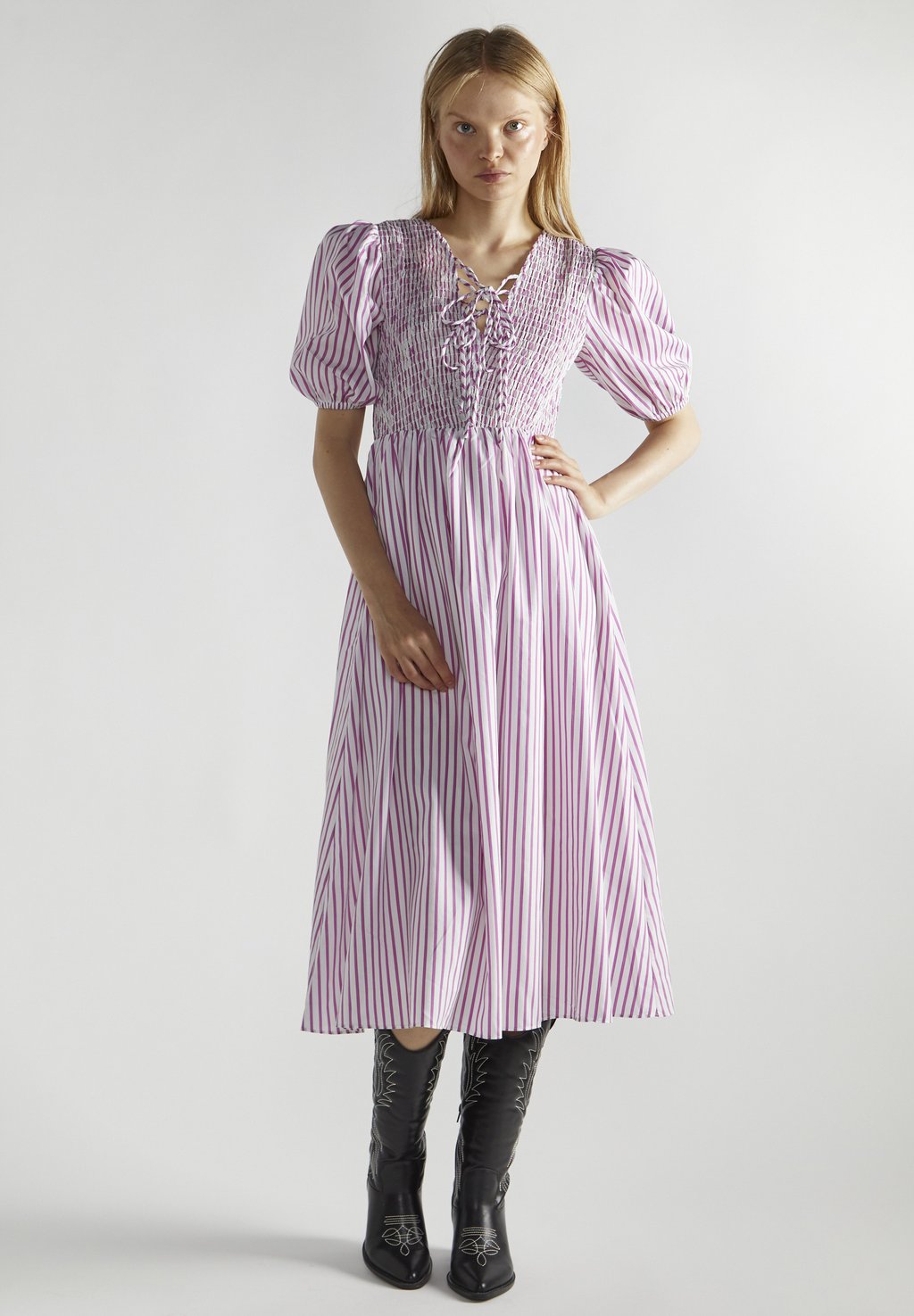 

Повседневное платье BOW FRONT Glamorous, фиолетовый