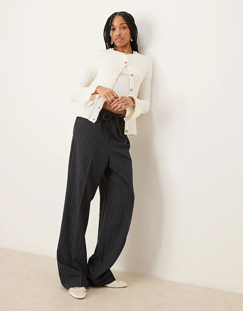 

Высокие брюки ASOS DESIGN Tall в темно-синюю полоску