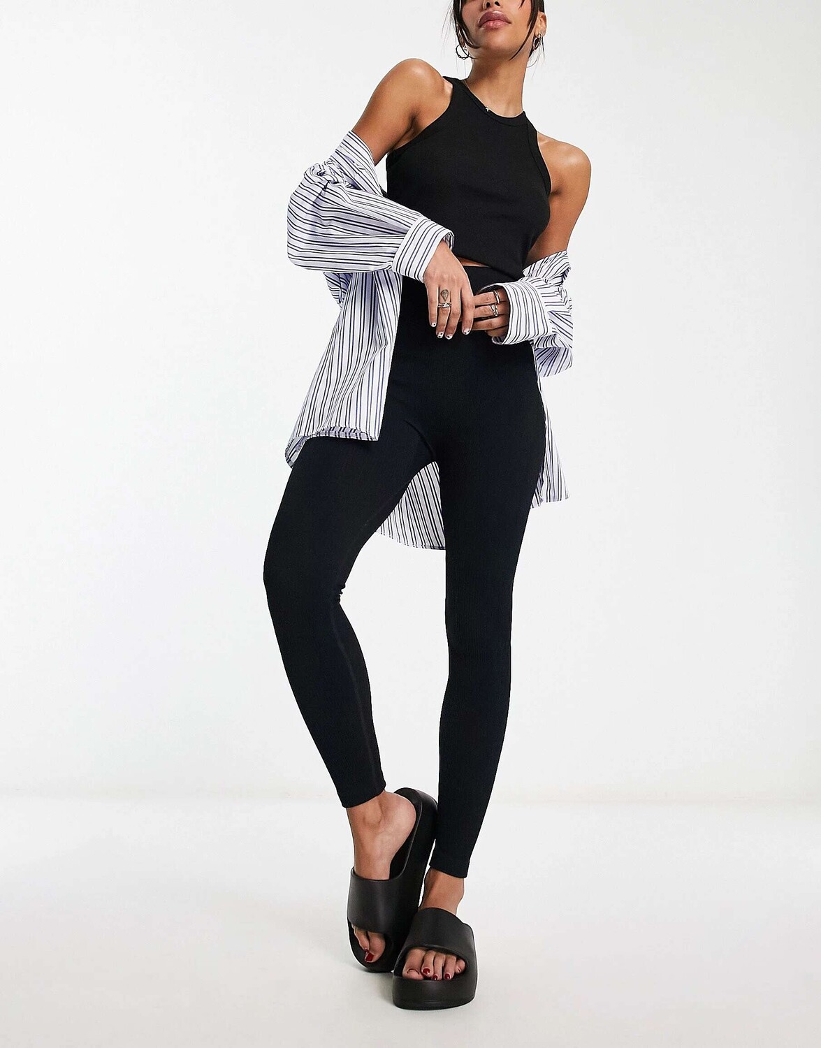 

Черные бесшовные леггинсы в рубчик ASOS