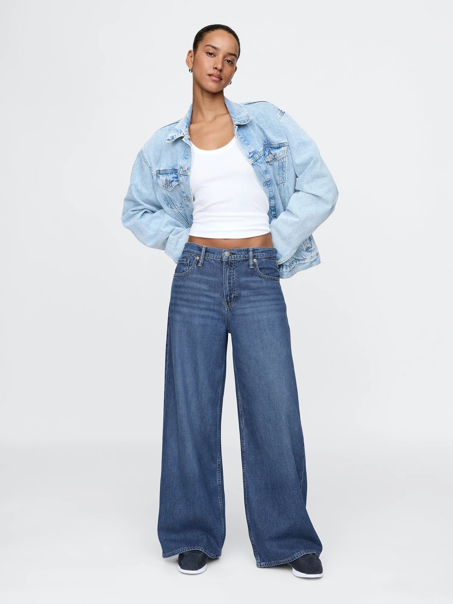 (W) Джинсы средней посадки, ультрамягкий, свободного кроя GAP, MEDIUM_INDIGO_21