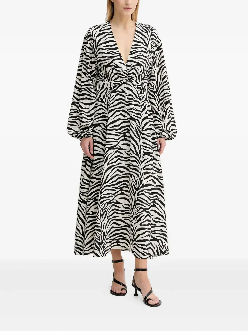 

Макси-платье GZveva с принтом-зебра Gestuz, черный