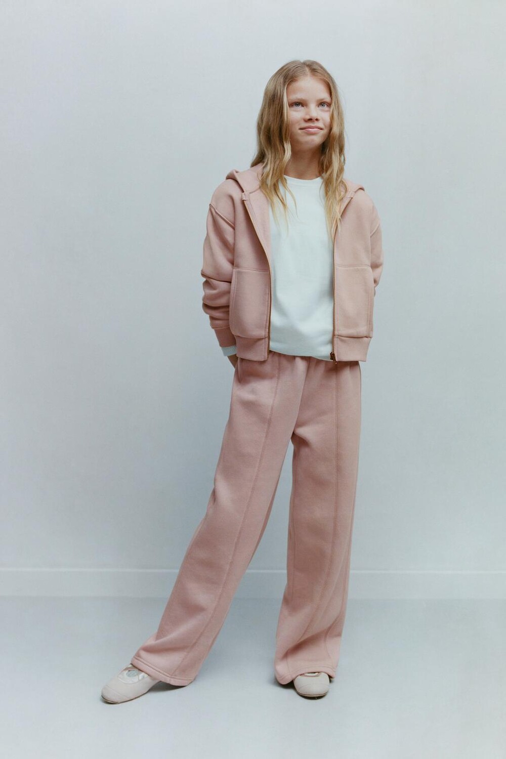 

Толстовка с капюшоном на молнии ZARA, выцветший розовый