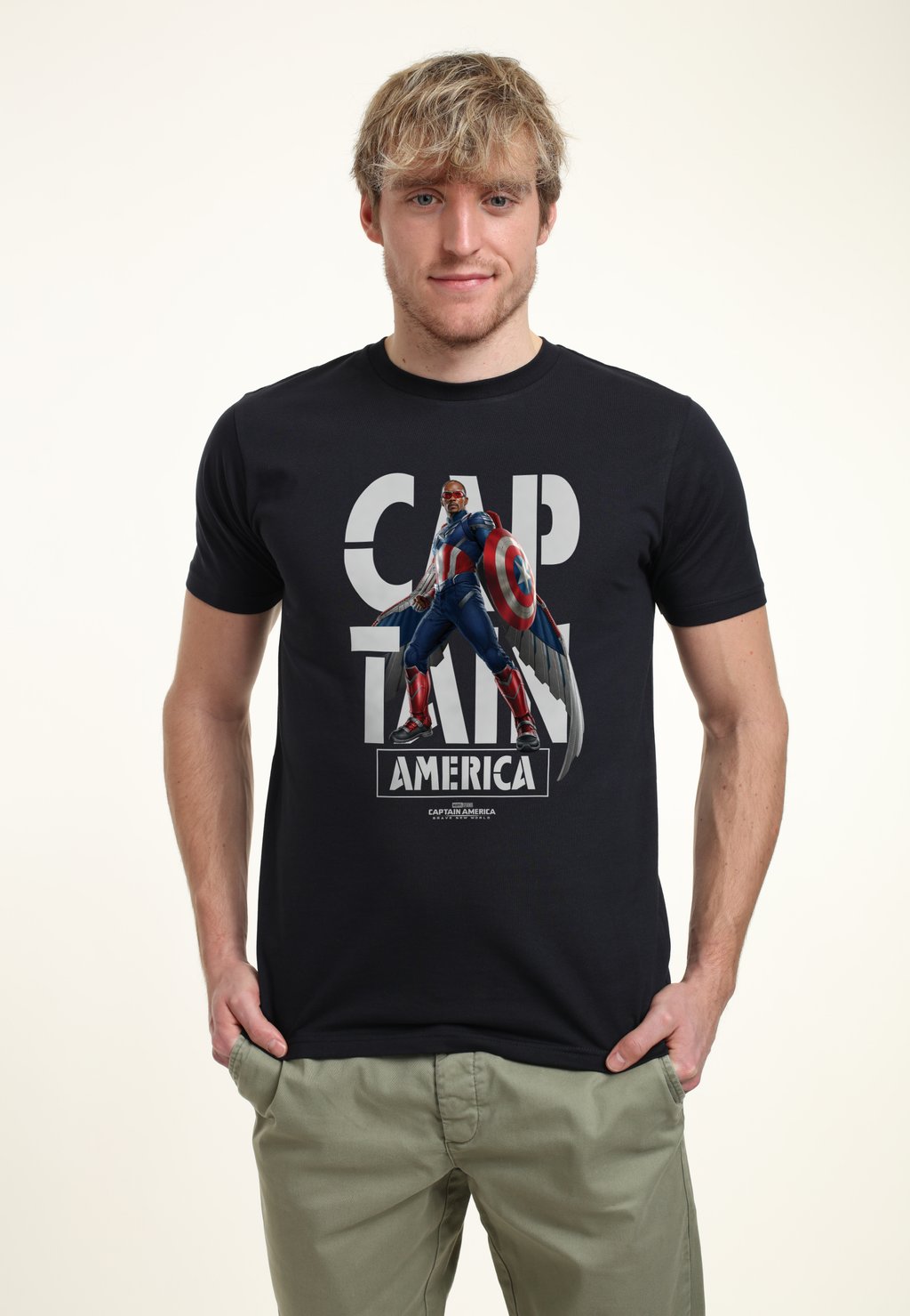 

Футболка с принтом CAPTAIN AMERICA BRAVE NEW WORLD CAP IN NAME Henry Tiger, темно-синий
