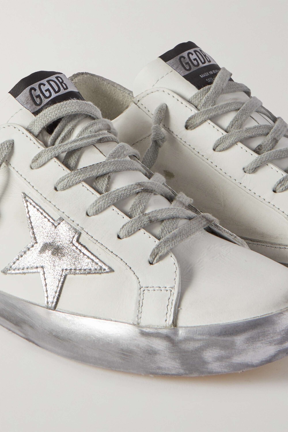 Кроссовки Golden Goose Superstar Distressed Leather, белый/серебристый — фото 3