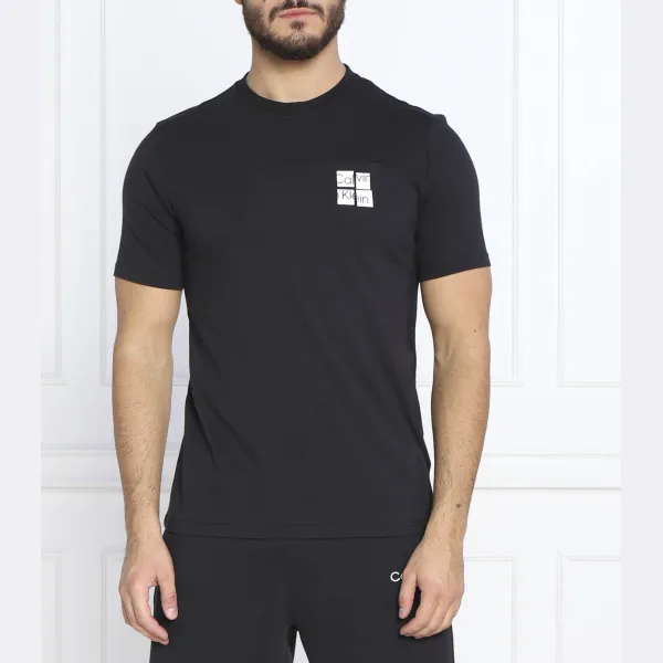 

Футболка стандартного кроя Calvin Klein, черный