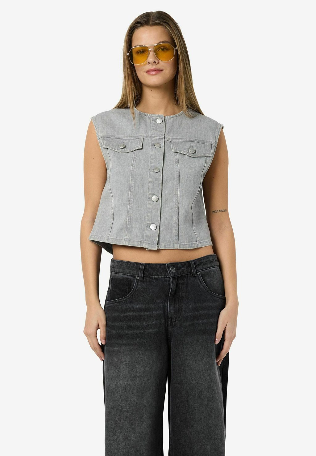 

Жилет Noisy May, цвет Light Grey Denim