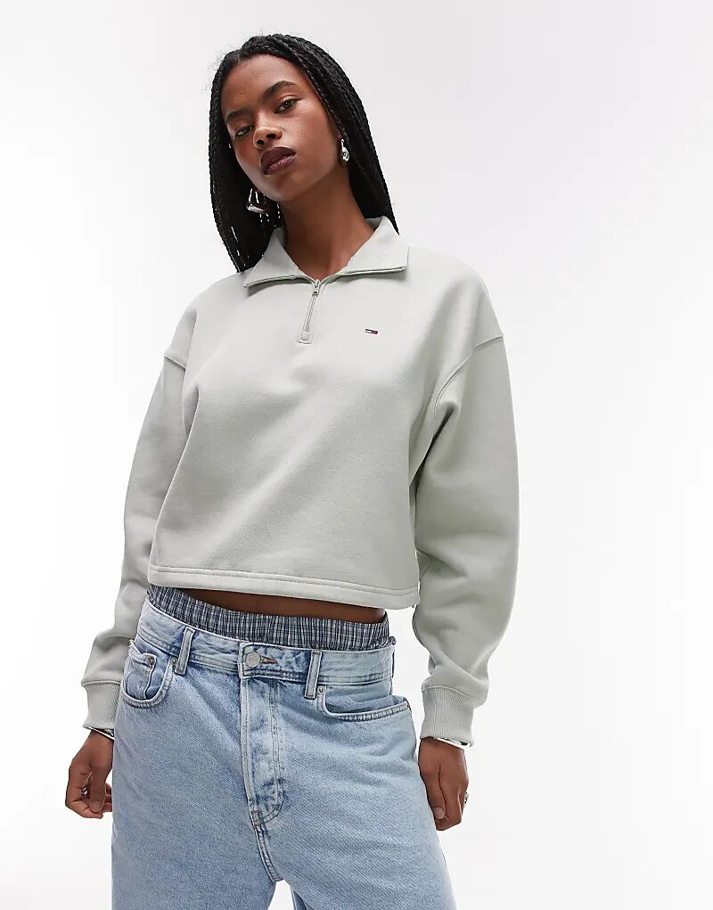 

Укороченный свободный свитер Tommy Jeans с молнией 1/4 цвета шалфея