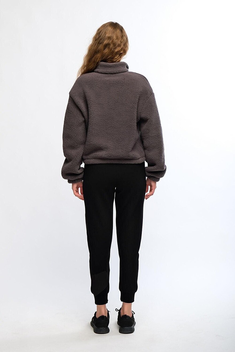 

Женский плюшевый свитшот антрацитового цвета Chandraswear, Черный, Женский плюшевый свитшот антрацитового цвета Chandraswear