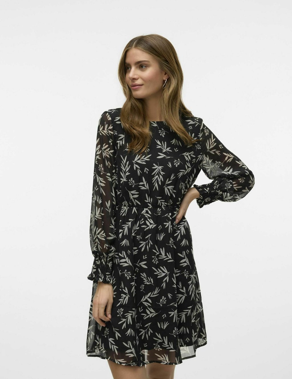

Повседневное платье Vero Moda, черный