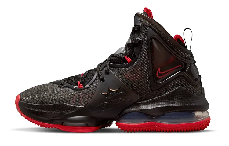 

Детские баскетбольные кроссовки Nike Lebron 19 детские