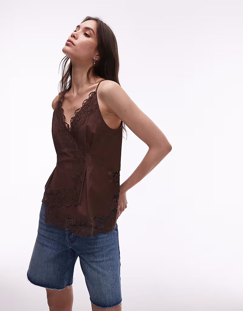 

Топ Topshop с асимметричным подолом и кружевом шоколадного цвета