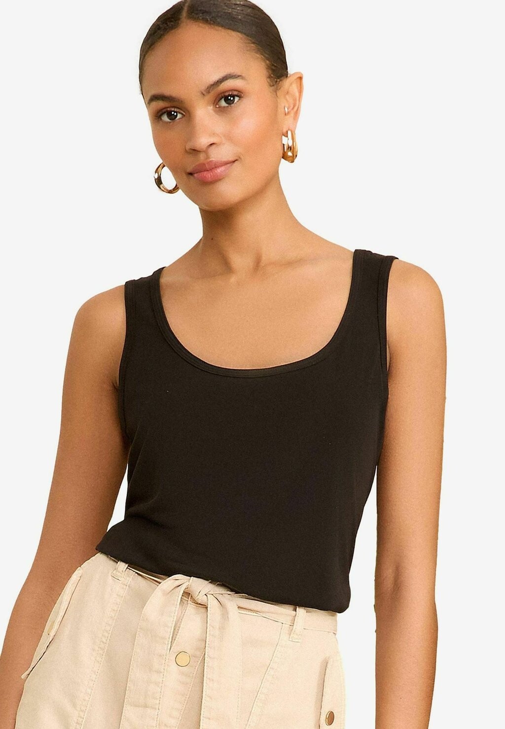 

Топ SCOOP NECK REGULAR FIT Love & Roses, черный