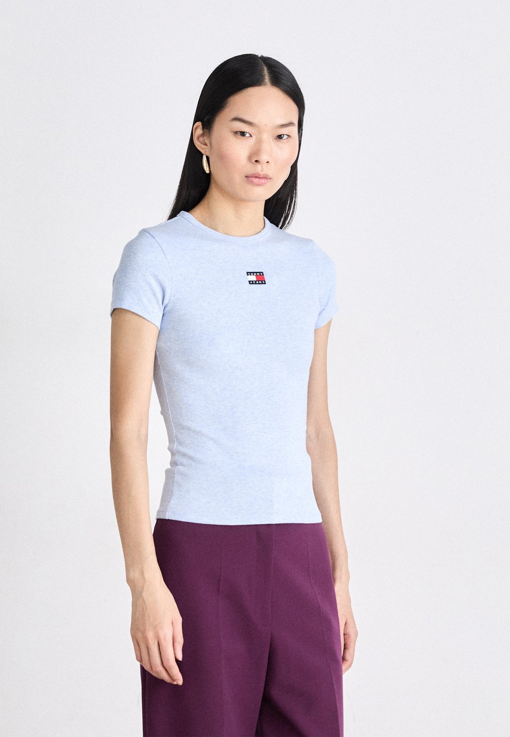 

Базовая футболка BADGE TEE Tommy Jeans, светло-голубой
