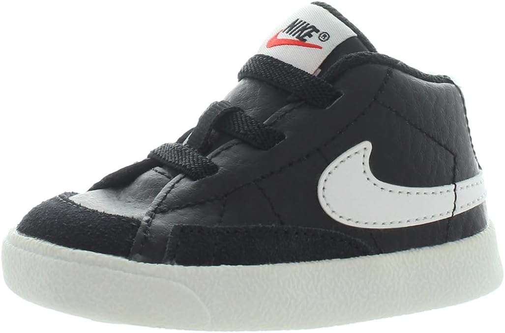 

Кроссовки Nike Kids' Blazer Mid '77, белый/черный/оранжевый