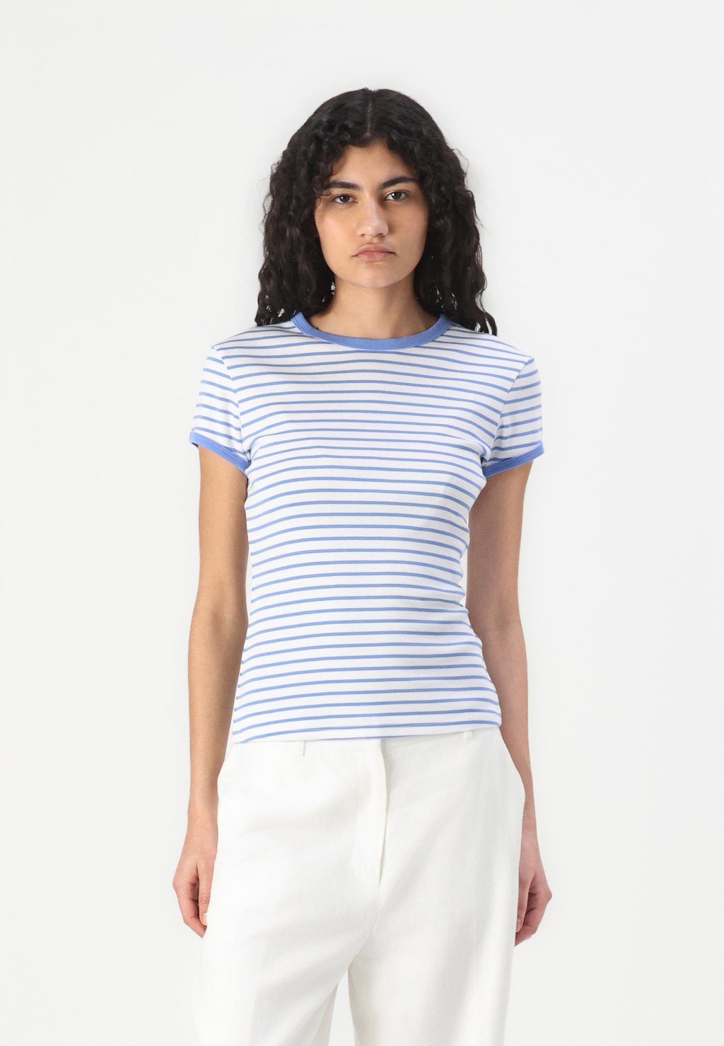 

Базовая футболка BABY TEE Abercrombie & Fitch, светло-серый