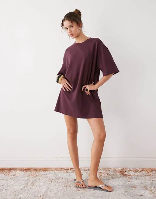 

Бордовое платье-футболка оверсайз Weekday эксклюзивно для ASOS