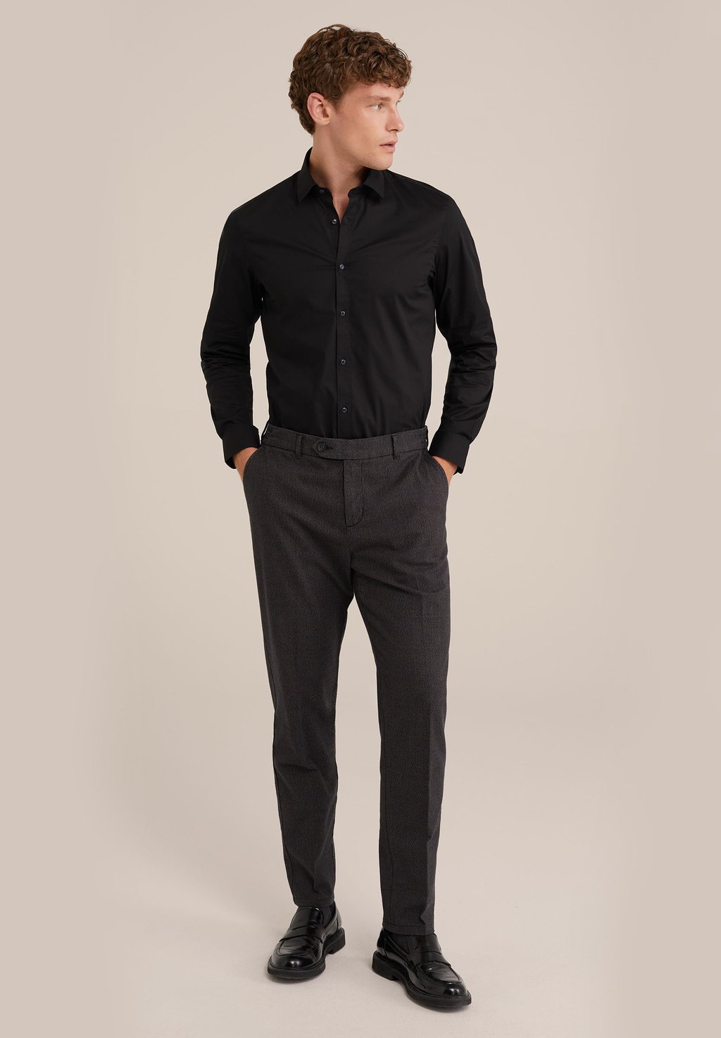 

Официальная рубашка WE Fashion, черный