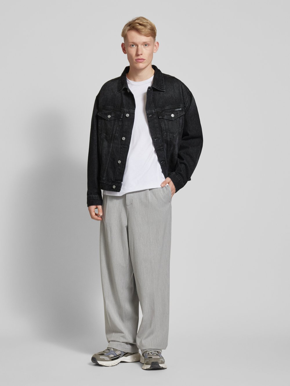 

Джинсовая куртка с нагрудными карманами с клапанами Calvin Klein Jeans, черный