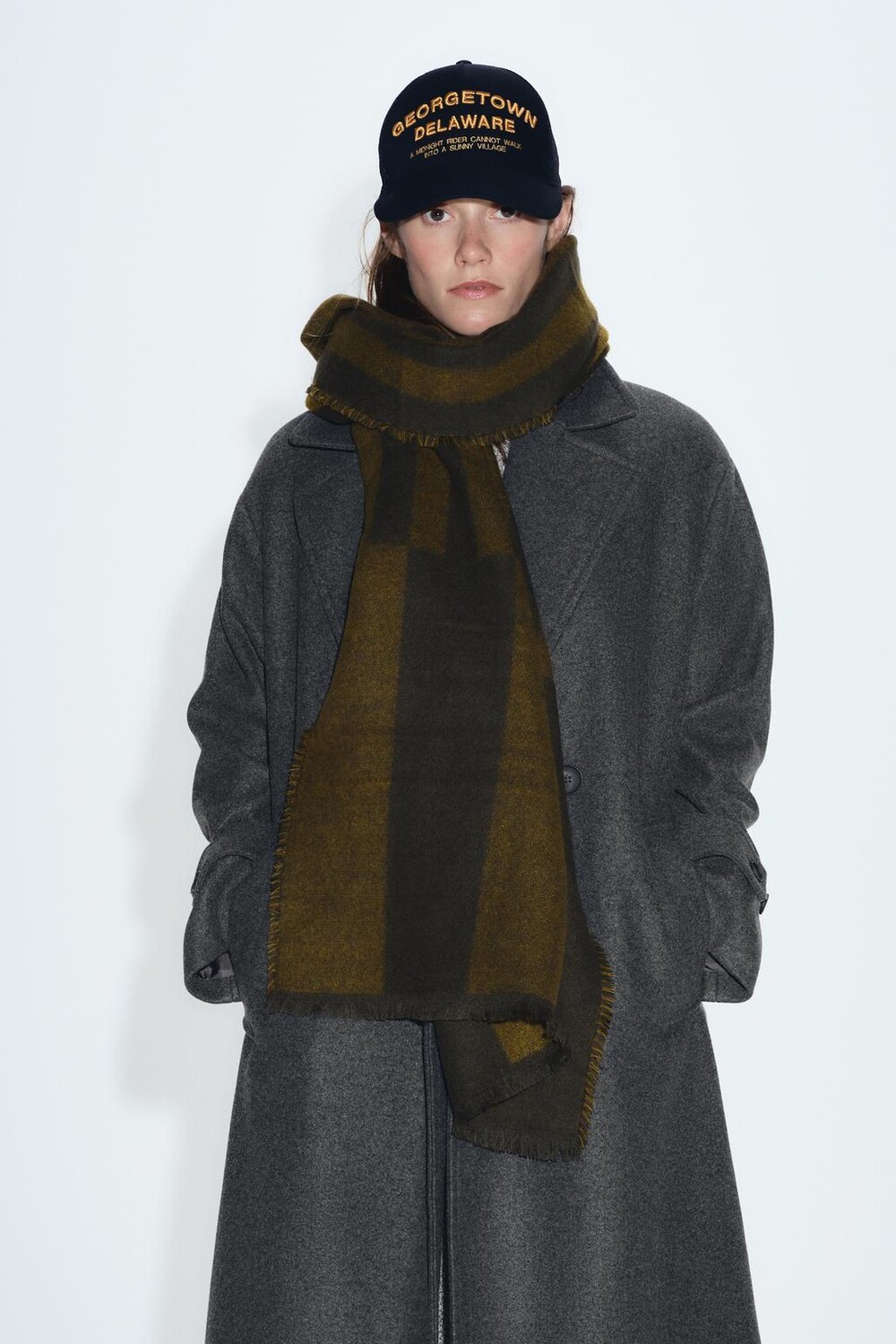 

Мягкий полосатый шарф ZARA, хаки