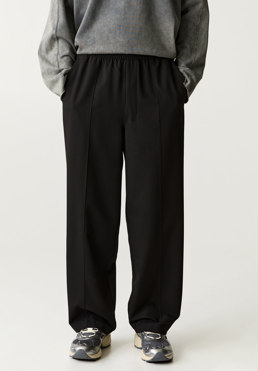 

Брюки JOGGERS PULL&BEAR, черный
