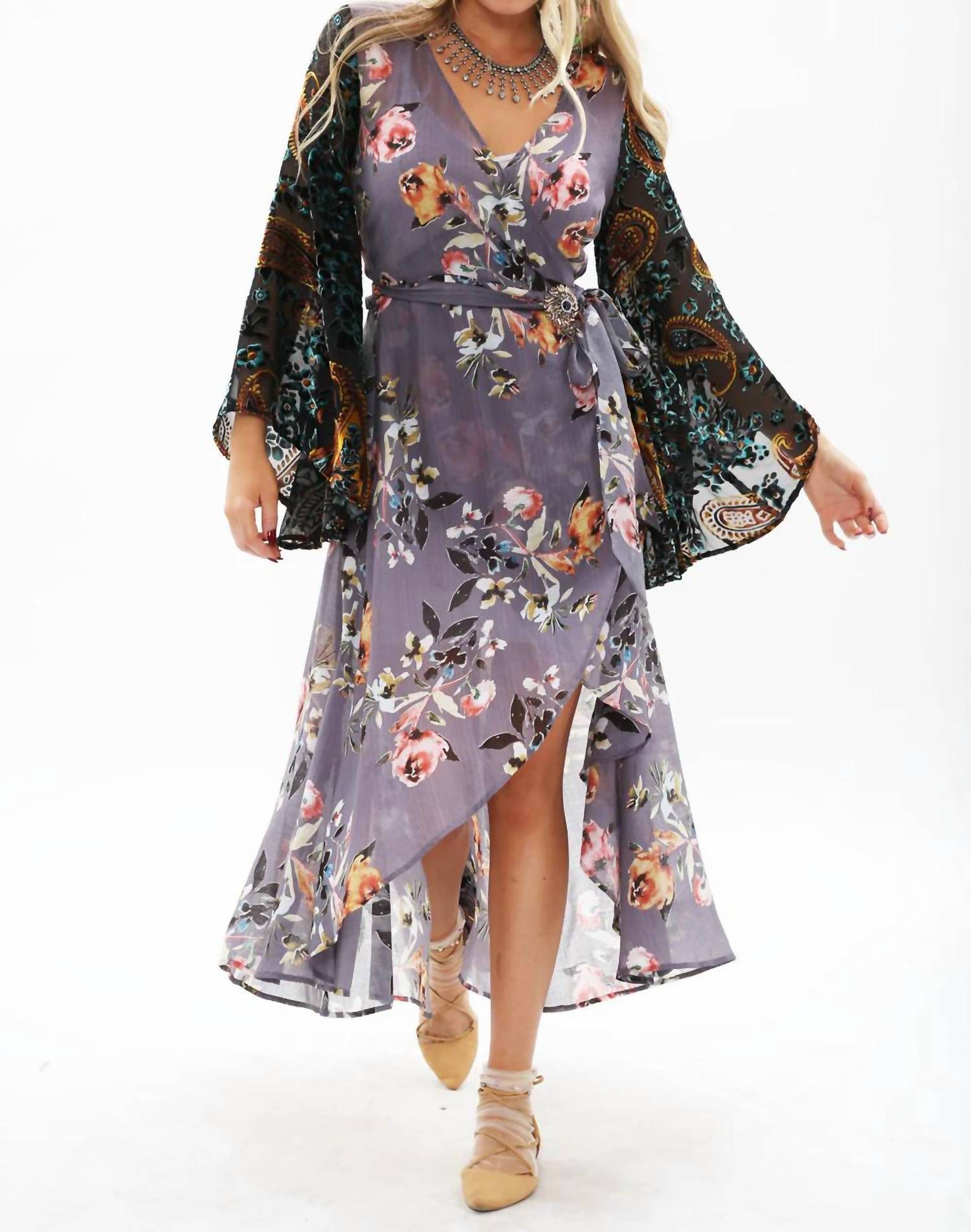 

Пригласительное платье-халат в сером цветочном принте Aratta, Charcoal Floral