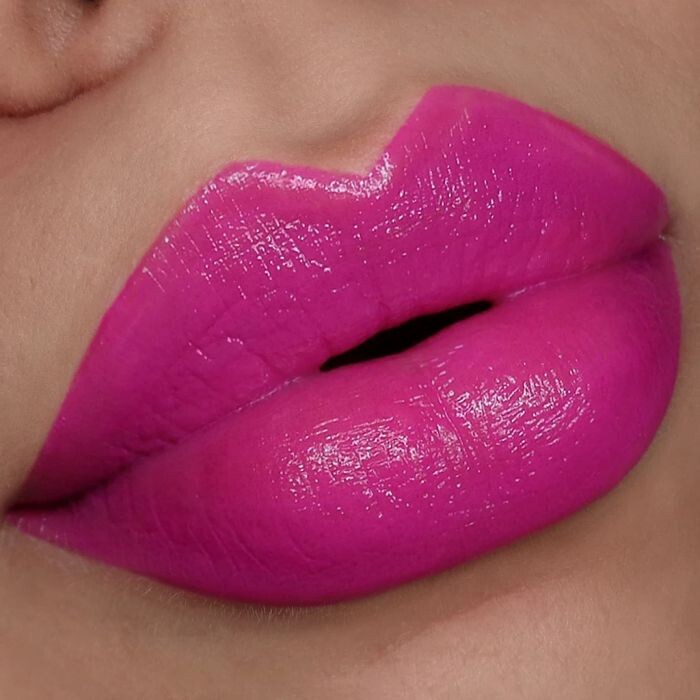 

Губная помада Barra de Labios Pretty & Plump L.A. Girl, Surge