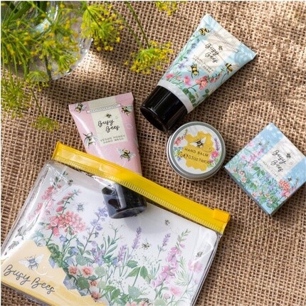 Heathcote & Ivory Набор для ухода за руками Busy Bee'S Mini Hand Care: крем для рук 30 мл, гель для замачивания рук 30 мл, бальзам для рук 9 г — фото 3