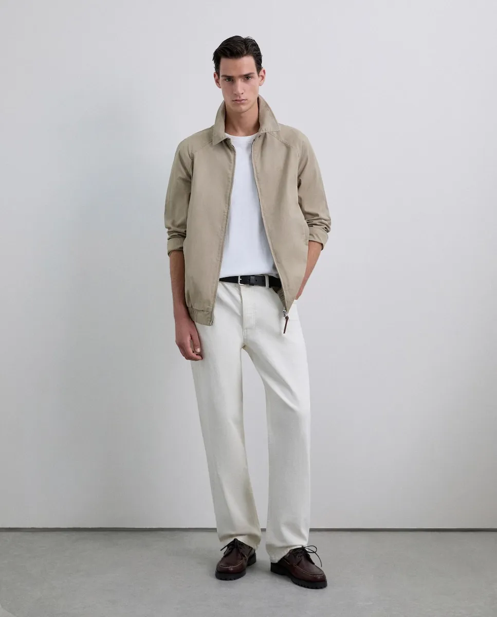 

Мужская бомбер-куртка прямого кроя с регулируемыми пуговицами манжетами и слегка эластичным поясом Scalpers, бежевый