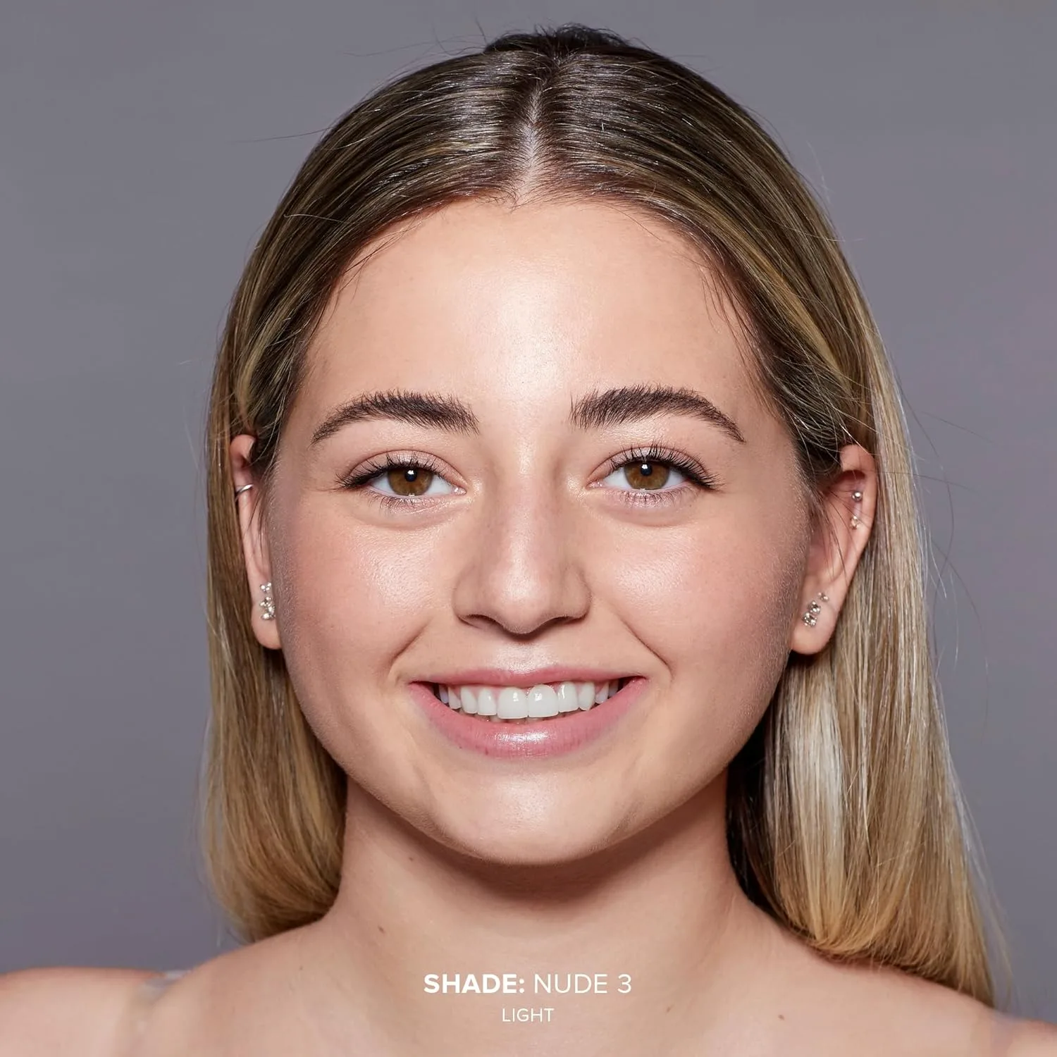 Тональный стик Nudestix Tinted Blur Foundation Stick - кремово-пудровая легкая текстура для маскировки пор, недостатков и мелких морщин | Естественный матовый финиш с светоотражающими пигментами, LIGHT 03 — фото 4