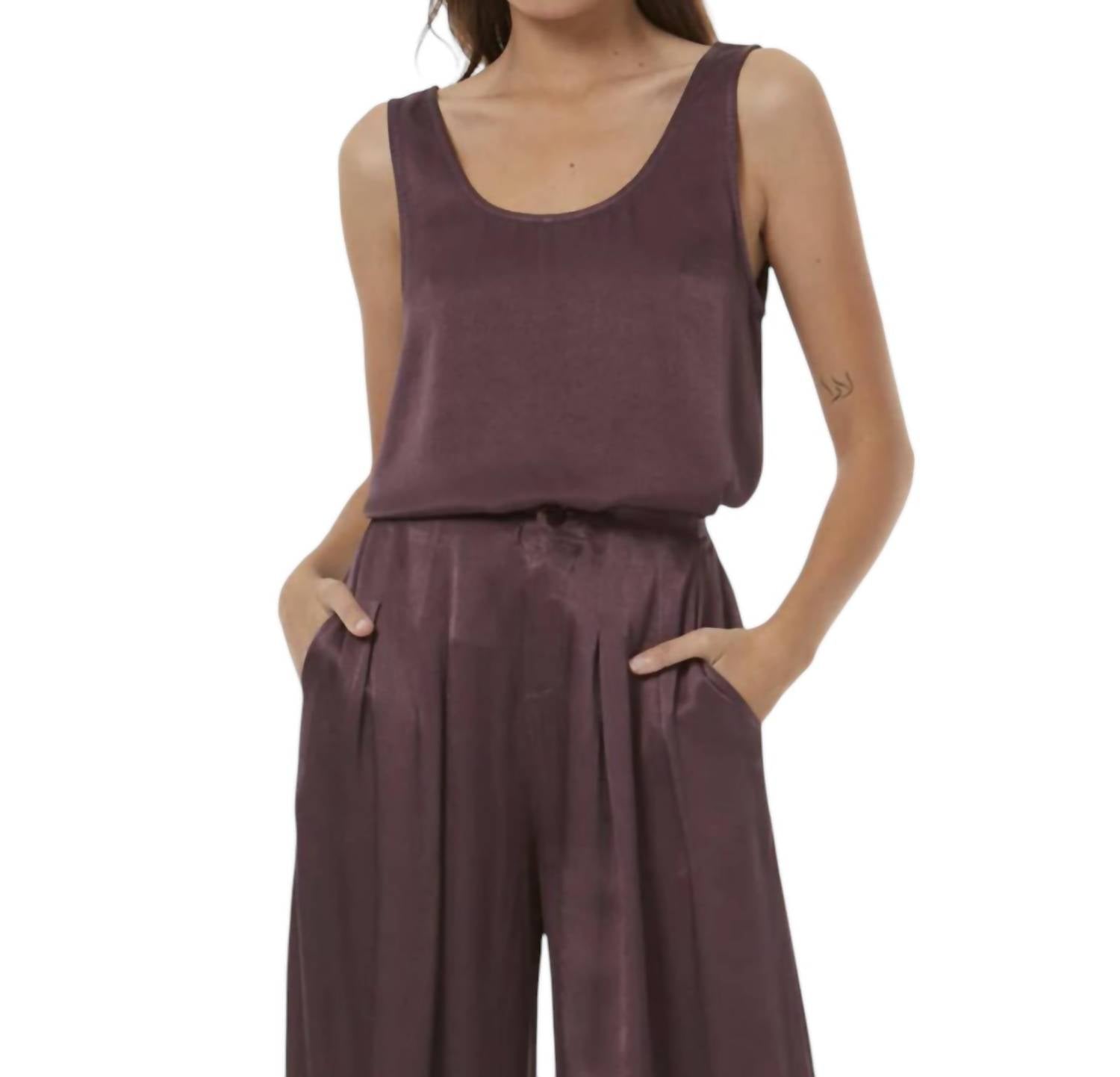 

Топ-майка Dana Heavy Satin Scoop в цвете Raisin young fabulous & broke