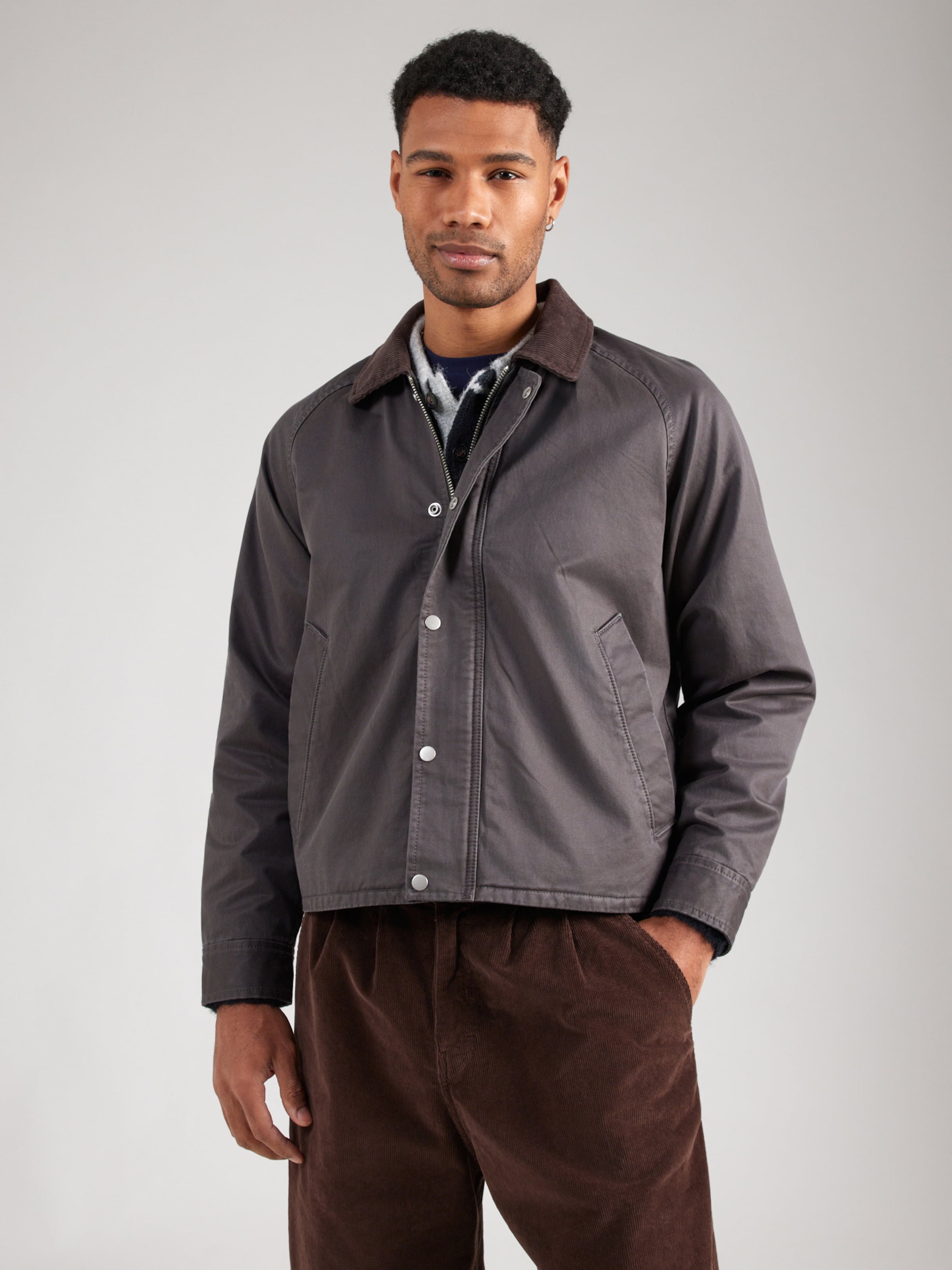 

Abercrombie & Fitch Межсезонная куртка в цвете Graphite