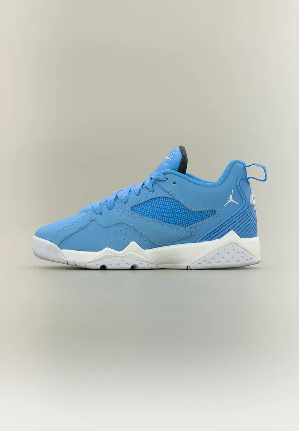 Кроссовки Jordan, university blue/white/black, синий/белый/черный