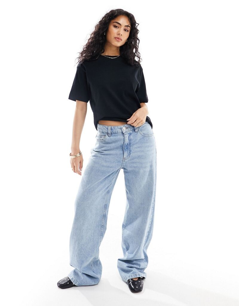 

Черная футболка оверсайз Pull&Bear