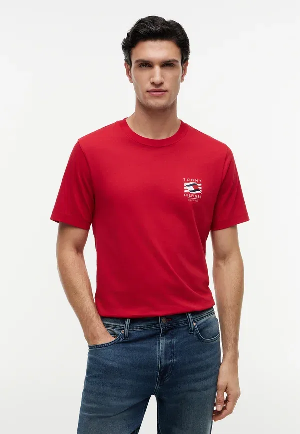Футболка Tommy Hilfiger Americana graphic logo tee print, средне-красный