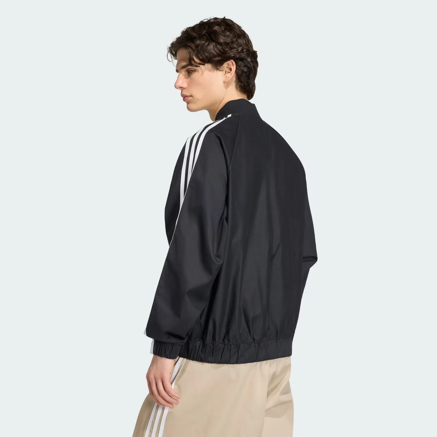 Куртка Adidas Originals Between-Season Sst Adicolor Classics черного цвета — фото 3
