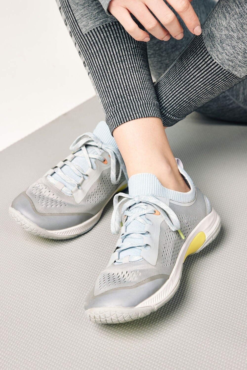 

Active Sports V254W Спортивная обувь для бега Next, серый