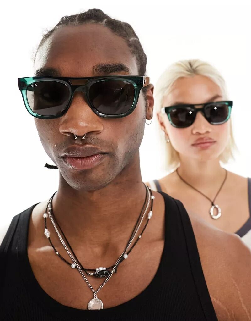 

Квадратные прозрачные солнцезащитные очки Ray-Ban из зеленого ацетата